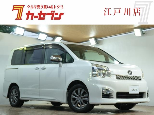 Toyota VOXY 2013 — фото автомобиля