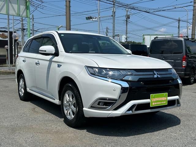 Mitsubishi OUTLANDER PHEV 2021 — фото автомобиля 1