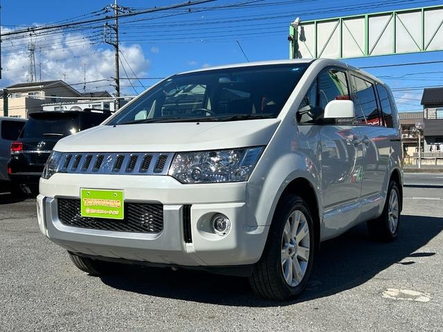 Mitsubishi DELICA D:5 2015 — фото автомобиля 1
