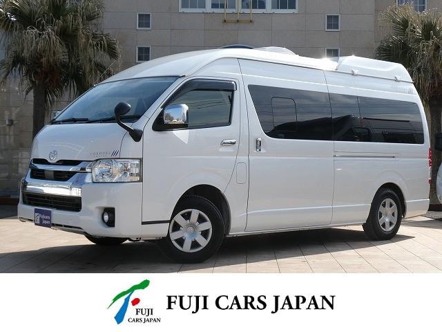 Toyota HIACE VAN 2022 — фото автомобиля