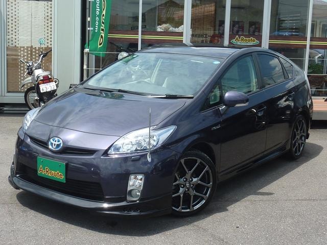 Toyota PRIUS 2011 — фото автомобиля 1