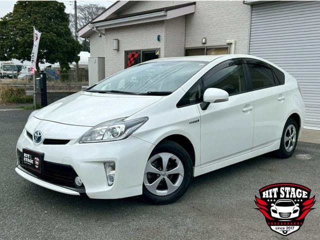 Toyota PRIUS 2012 — фото автомобиля 1
