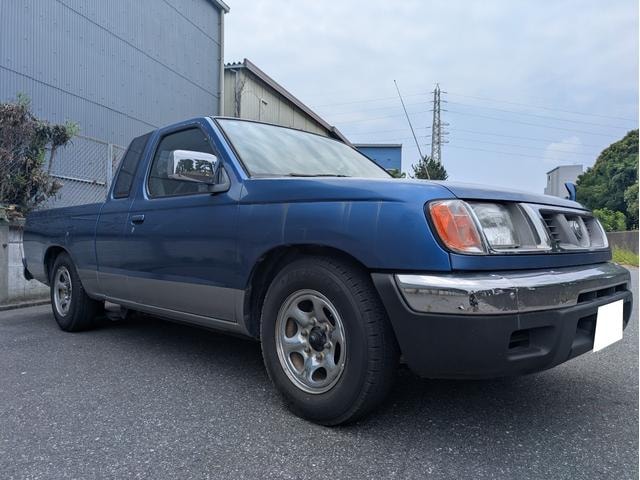 Nissan DATSUN PICK UP 1999 — фото автомобиля
