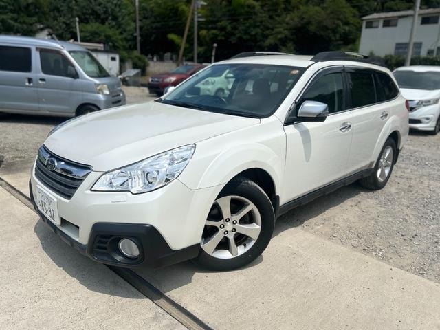 Subaru LEGACY OUTBACK 2013 — фото автомобиля