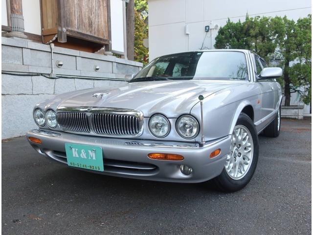 Jaguar XJ 2003 — фото автомобиля 1