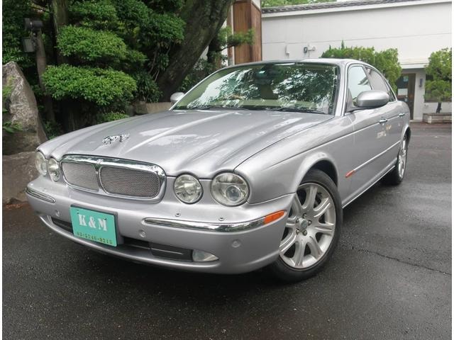 Jaguar XJ 2004 — фото автомобиля 1