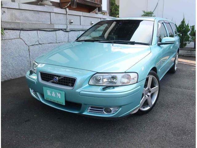 Volvo V70 2004 — фото автомобиля 1