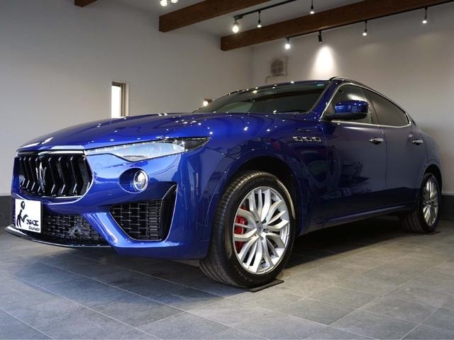Maserati LEVANTE 2022 — фото автомобиля