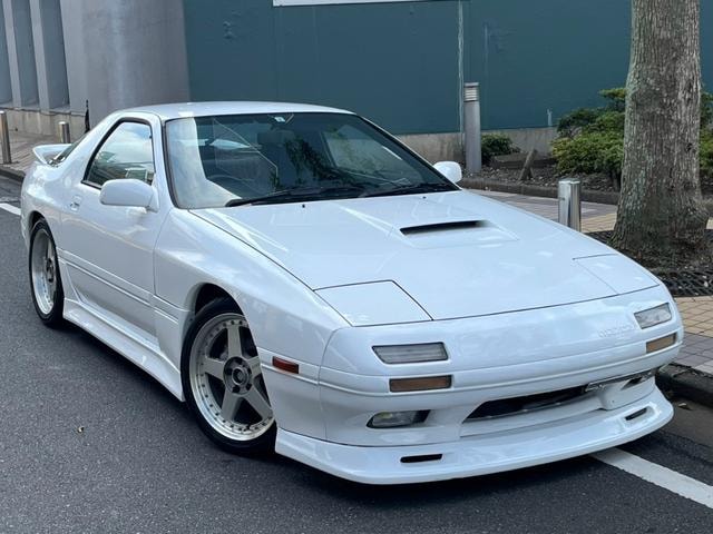 Mazda SAVANNA RX-7 1989 — фото автомобиля 1
