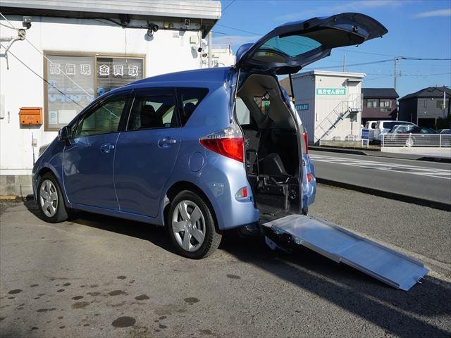 Toyota RACTIS 2012 — фото автомобиля 1