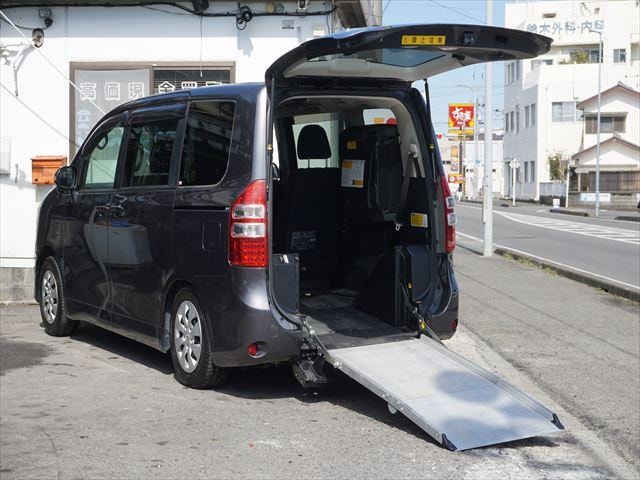 Toyota NOAH 2011 — фото автомобиля 1
