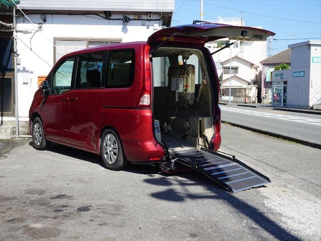 Nissan SERENA 2008 — фото автомобиля 1