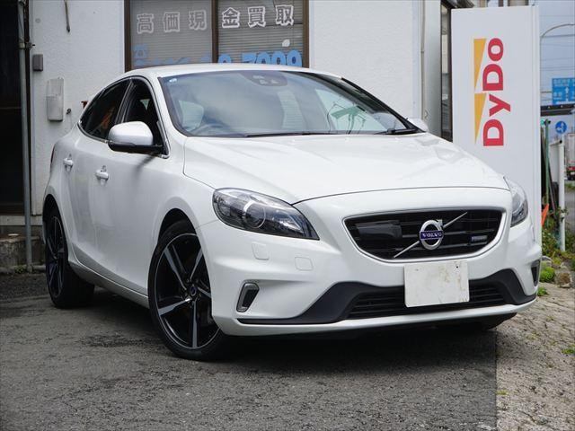 Volvo V40 2014 — фото автомобиля 1