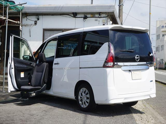 Nissan SERENA 2018 — фото автомобиля 1