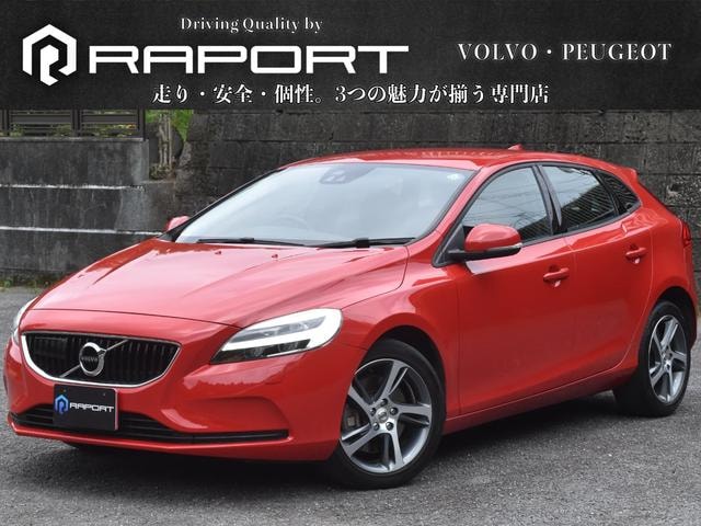 Volvo V40 2017 — фото автомобиля 1