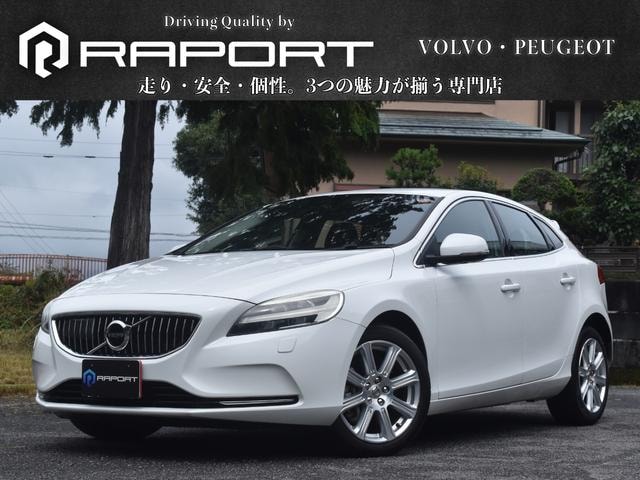 Volvo V40 2016 — фото автомобиля 1