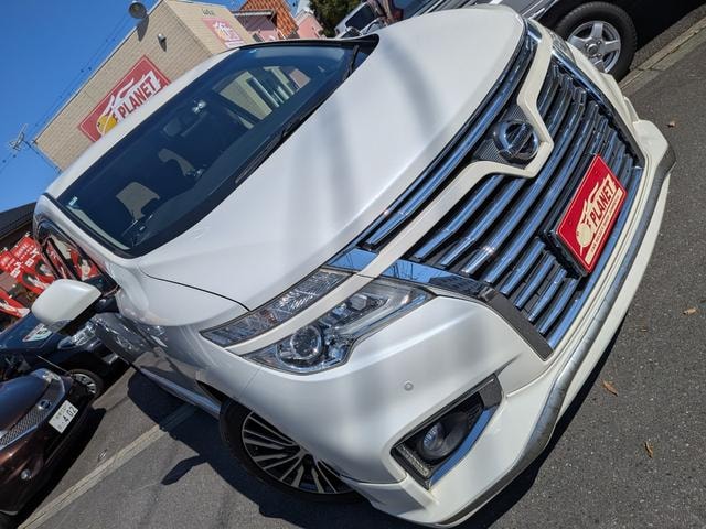 Nissan ELGRAND 2014 — фото автомобиля 1