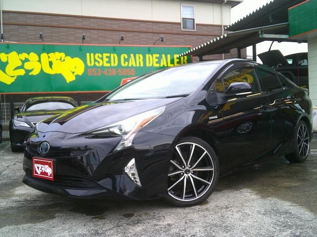 Toyota PRIUS 2018 — фото автомобиля 1