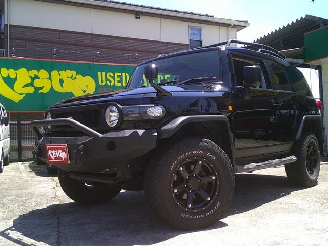 Toyota FJ CRUISER 2013 — фото автомобиля