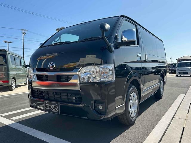 Toyota HIACE VAN 2026 — фото автомобиля 1