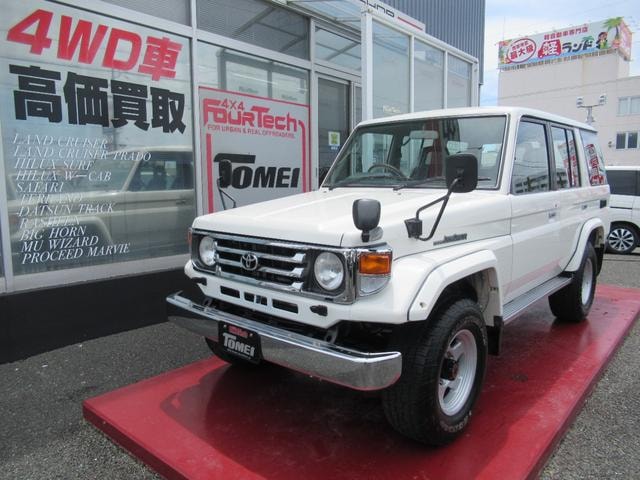 Toyota LAND CRUISER 70 2003 — фото автомобиля