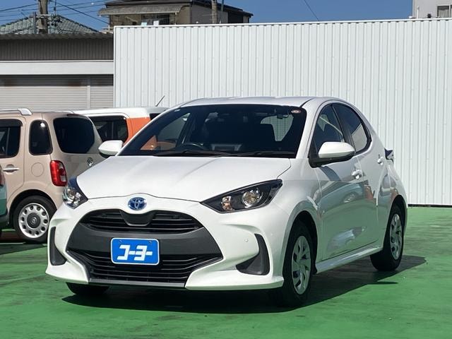 Toyota YARIS 2021 — фото автомобиля