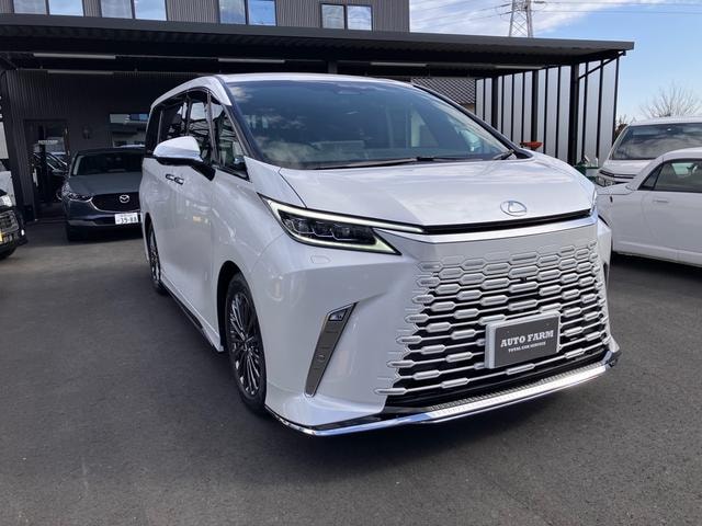 Lexus LM 2025 — фото автомобиля