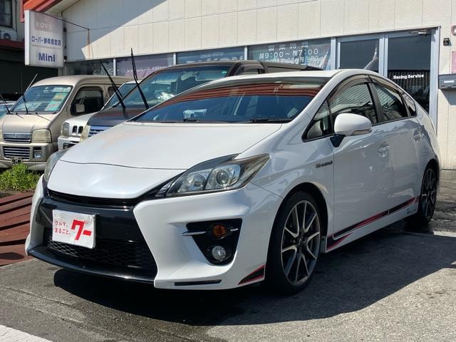 Toyota PRIUS 2014 — фото автомобиля