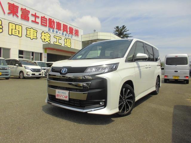 Toyota NOAH 2023 — фото автомобиля