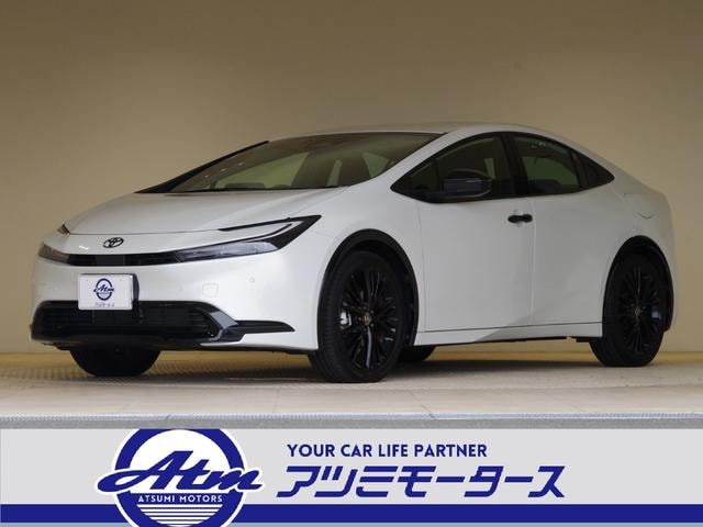 Toyota PRIUS 2025 — фото автомобиля 1