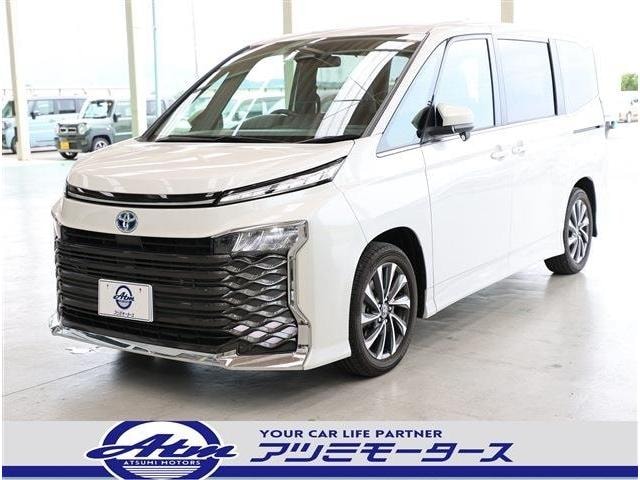 Toyota VOXY 2025 — фото автомобиля 1