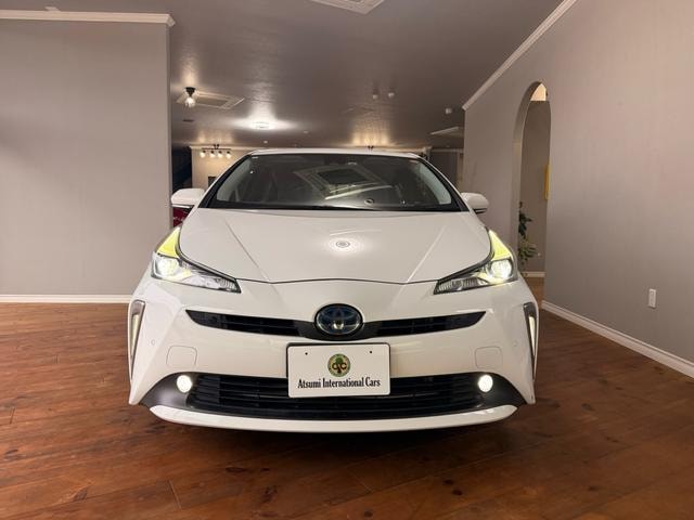 Toyota PRIUS 2021 — фото автомобиля 1