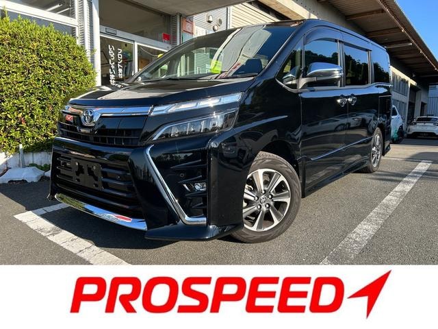 Toyota VOXY 2020 — фото автомобиля 1