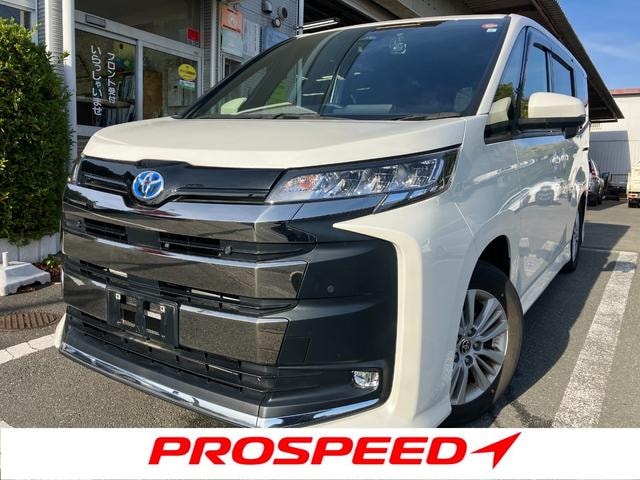 Toyota NOAH 2023 — фото автомобиля 1