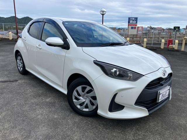 Toyota YARIS 2021 — фото автомобиля