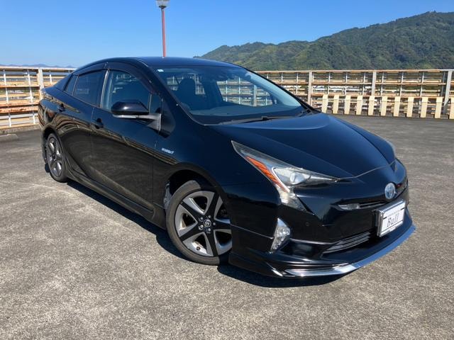 Toyota PRIUS 2016 — фото автомобиля