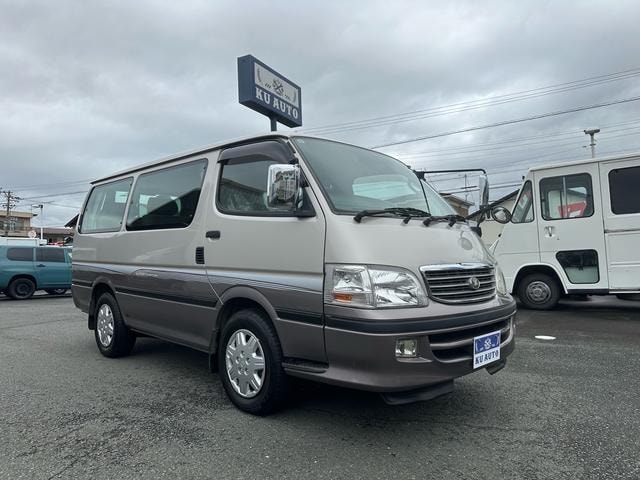 Toyota HIACE WAGON 2001 — фото автомобиля 1