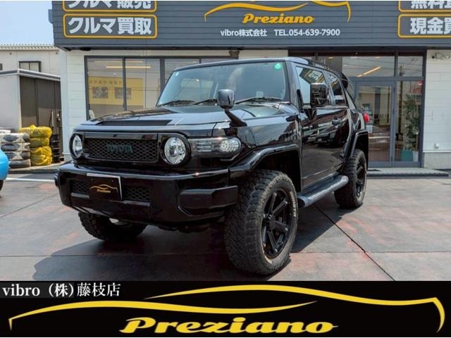 Toyota FJ CRUISER 2015 — фото автомобиля