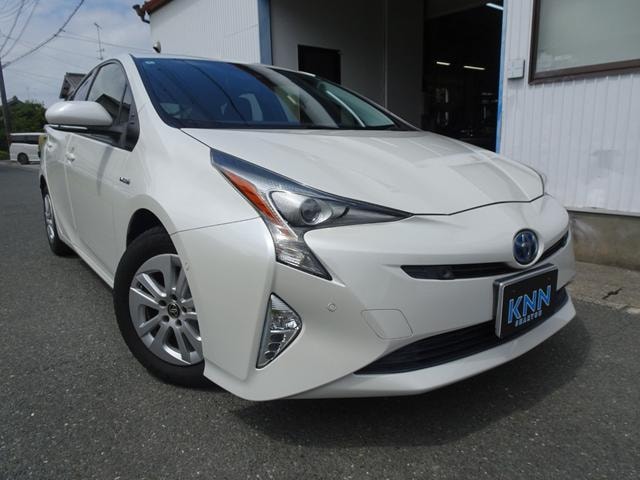 Toyota PRIUS 2018 — фото автомобиля 1