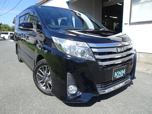 Toyota NOAH 2014 — фото автомобиля 1
