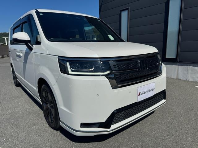 Honda STEPWAGON 2023 — фото автомобиля 1