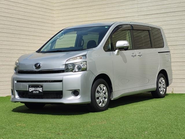 Toyota VOXY 2013 — фото автомобиля 1