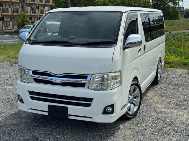 Toyota HIACE VAN 2010 — фото автомобиля 1