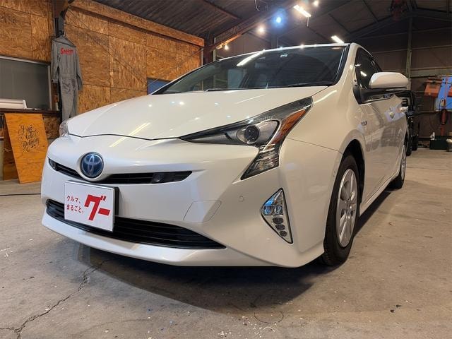 Toyota PRIUS 2018 — фото автомобиля 1