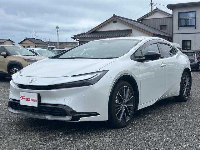 Toyota PRIUS 2025 — фото автомобиля 1