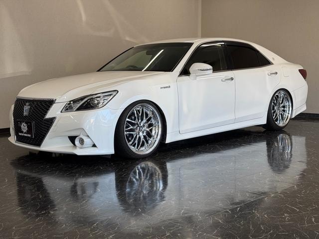 Toyota CROWN HYBRID 2013 — фото автомобиля