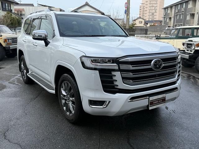 Toyota LAND CRUISER 2023 — фото автомобиля