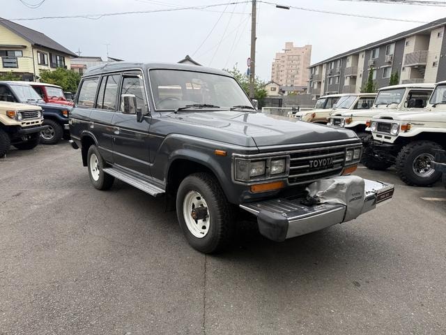 Toyota LAND CRUISER 60 1988 — фото автомобиля
