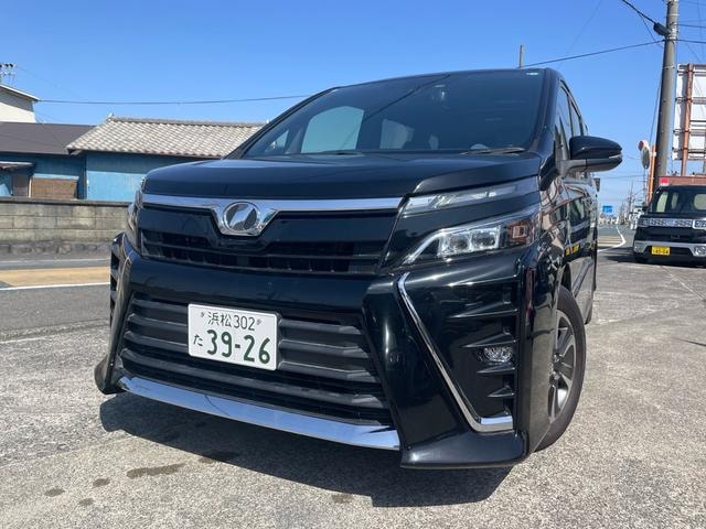 Toyota VOXY 2017 — фото автомобиля 1