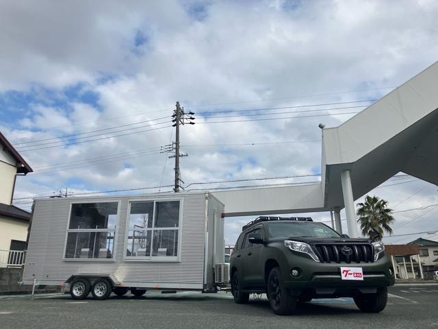 Toyota LAND CRUISER PRADO 2017 — фото автомобиля